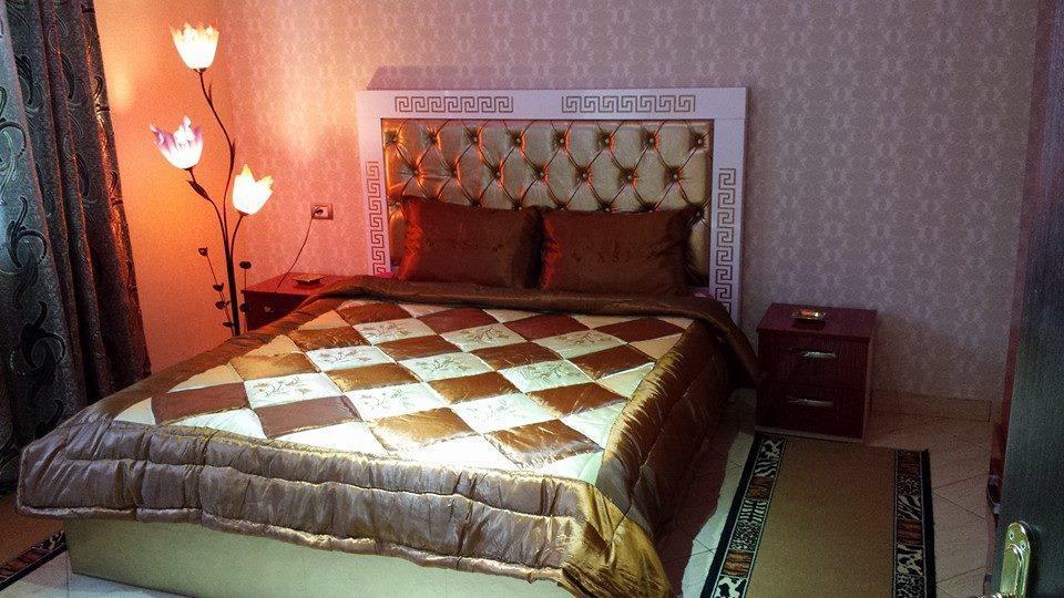 Hotel Buza New Shtoj Екстериор снимка