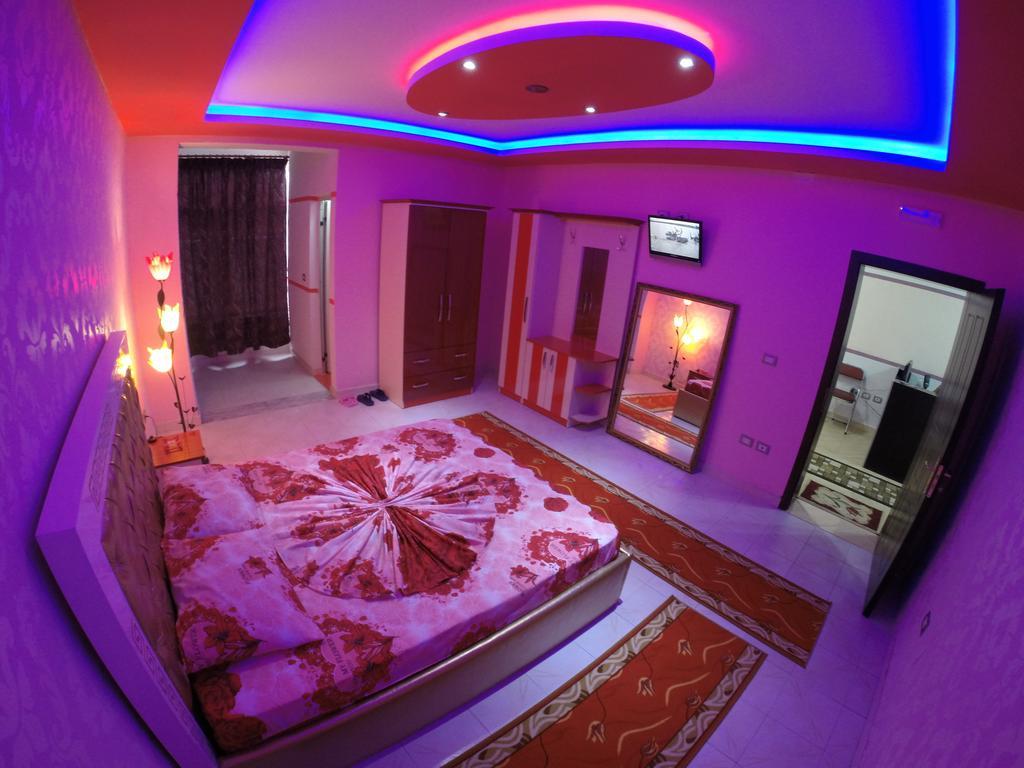 Hotel Buza New Shtoj Екстериор снимка