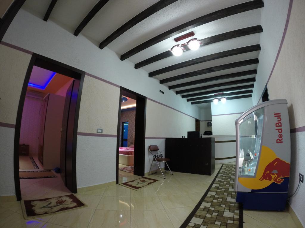 Hotel Buza New Shtoj Екстериор снимка