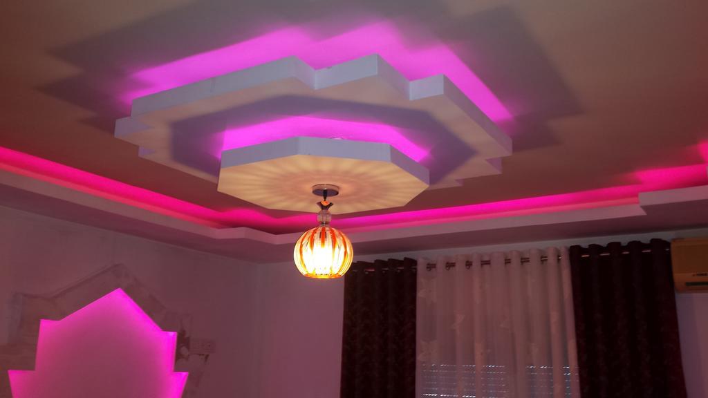 Hotel Buza New Shtoj Екстериор снимка