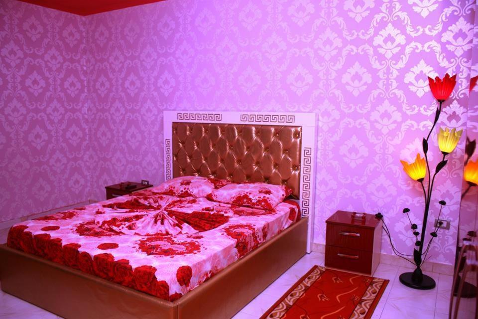 Hotel Buza New Shtoj Екстериор снимка