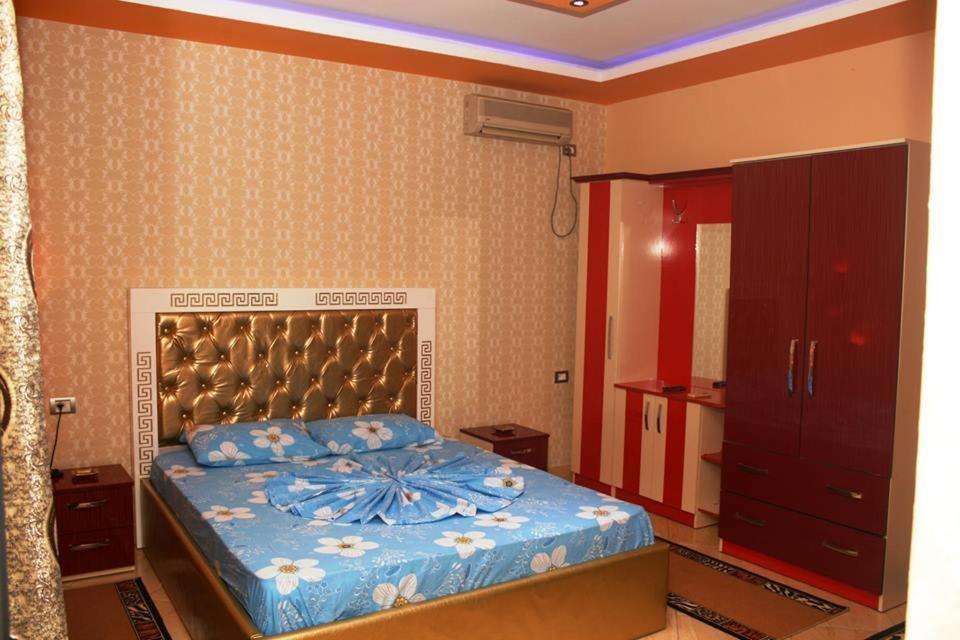 Hotel Buza New Shtoj Екстериор снимка
