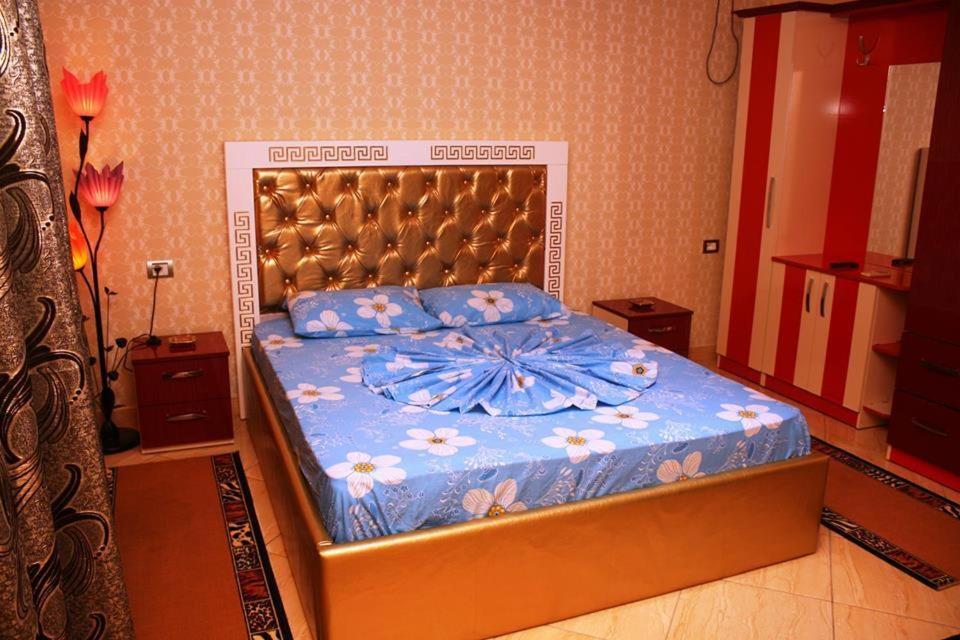 Hotel Buza New Shtoj Екстериор снимка